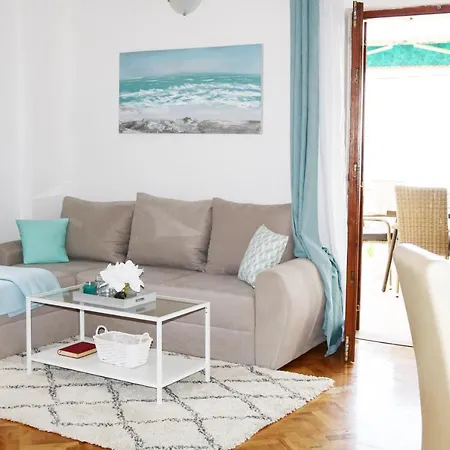 Bellevue Apartmani *